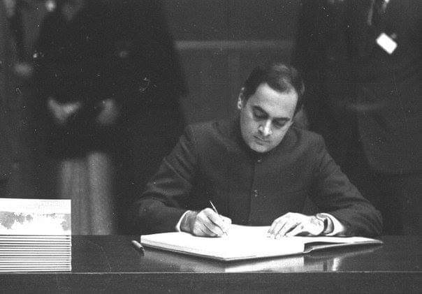 He was youngest Indian PM
Architect of Modern India
Bought #ComputerRevolution in India
Gave voting rights at 18, started local body elections, successful conducted #Polio program. #RajivGandhi75 #Rajiv75  #Rajiv #ScienceAndTech #WomenEmpowerment