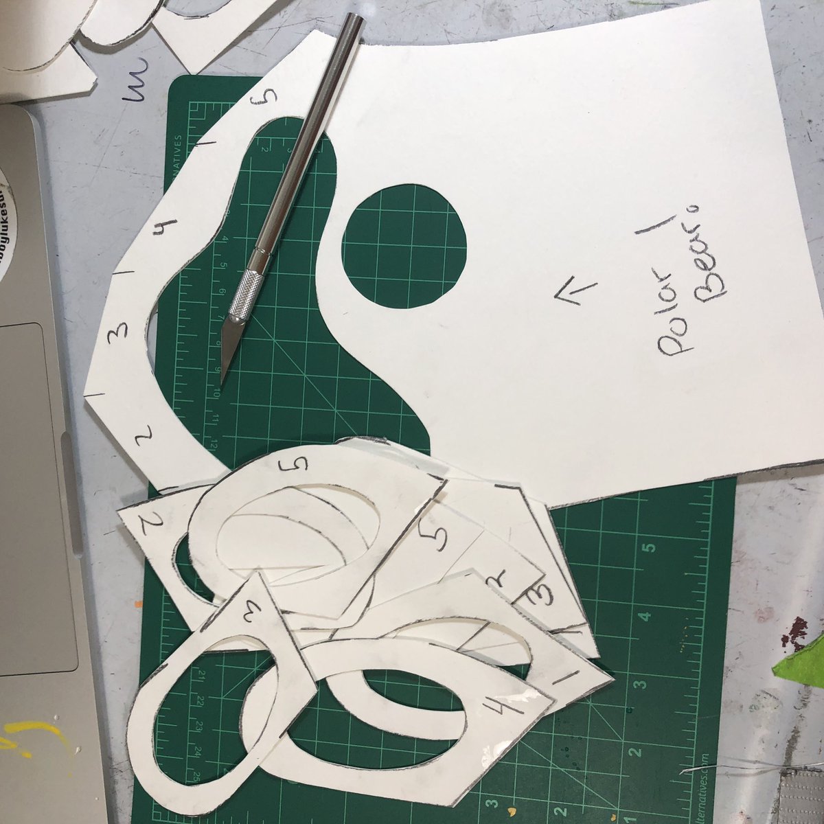 yaboylukesuits's tweet photo. Im working on a bear pattern for a custom partial! I will be releasing this pattern on my Patreon!
#furry #fursuit #fursuitmaker #patreon #fursuittutorial #fursuitpattern #workinprogress #bear #polarbear https://t.co/Ifh5tjUb1m