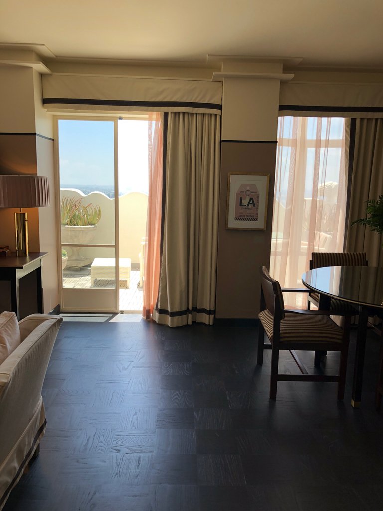 Sunset Tower Hotel tweet media