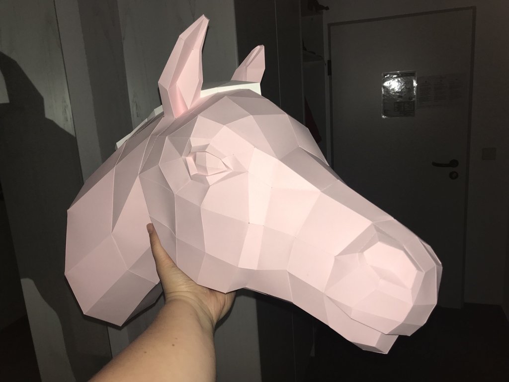kischtrine's tweet photo. Das zweite Tier ist fertig! 

Es macht echt Spaß und sieht super aus. (Auch wenn ich mir die Farbe nicht ausgewählt hätte. Aber wat macht man nicht alles für das Patenkind) 

#paperwolf https://t.co/DNQ6pykLay