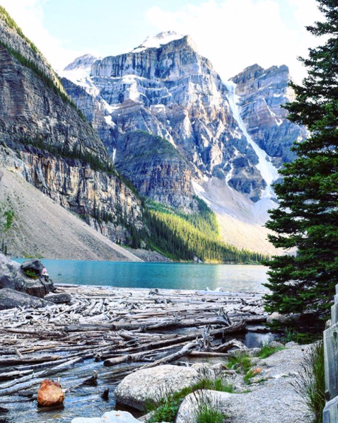 KAYAK's tweet photo. So many photos, so little space on your phone. Share your travel shots with us on Instagram using #KAYAKPicks for your chance to be featured on our feed. #WorldPhotographyDay (📸 @valuhree_tee on Instagram) https://t.co/5oF11UKqhu