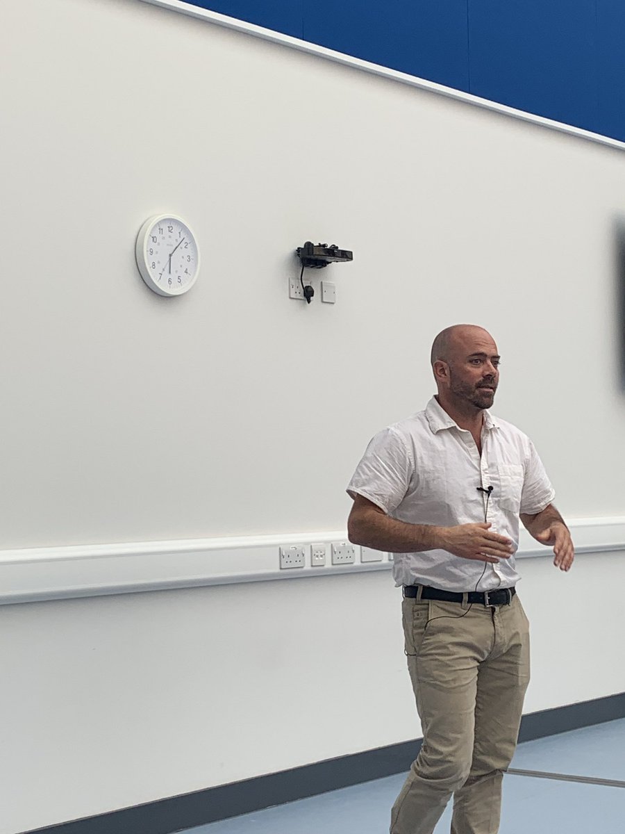 CSlowther's tweet photo. What a truly fascinating presentation from @NigelKuhn at @DunbarGrammar tonight. He spoke about his work in Mali, Zimbabwe and Antarctica. His message of the importance of humility and the amazing adventures you can have, when you say ‘yes’ to opportunity was inspiring #RISE https://t.co/oQEQX5O7Ut