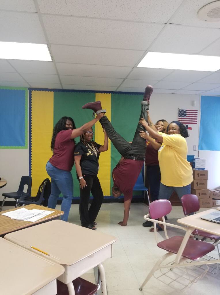 JosephAMcElroy1's tweet photo. @Desiree91907861 #Fortheculture #1stgrade #WoodsonPreK https://t.co/R76KRlGDPZ