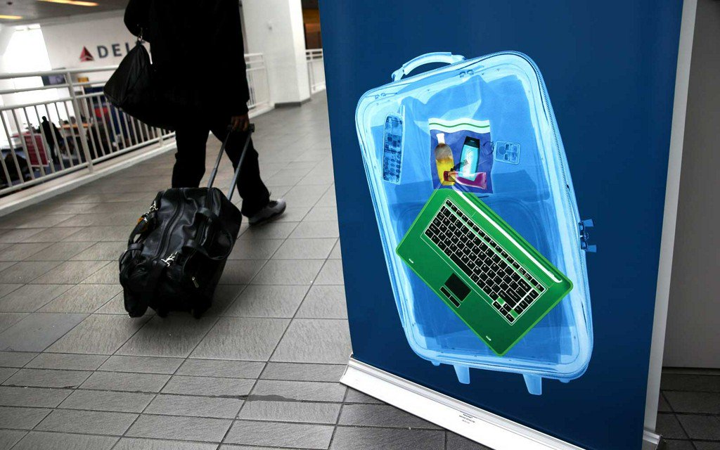 TravelLeisure's tweet photo. Some MacBook Pro users may not be able to fly with their laptops, FAA warns https://t.co/Ij1bEN5zSN https://t.co/41txh1BiPl
