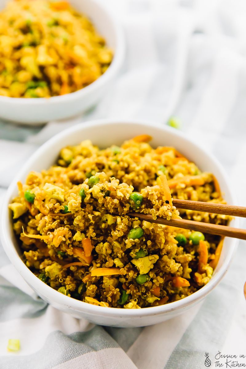NEW POST!! This Vegan Quinoa Fried Rice is perfect for meal prep and even includes vegan eggs! It tastes just like regular fried rice, except it’s healthier, loaded with much more nutrients and foolproof!

RECIPE: buff.ly/30ii1gP