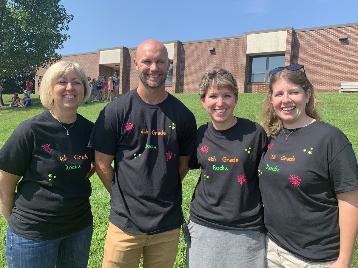 PaulaFSesd's tweet photo. @StewElementary #4thgradeteam https://t.co/G7QZOxk4aE