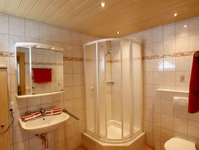 ThuisOostenrijk's tweet image. TE HUUR prachtige vakantie woning(en), luxe, voor max. 12 personen (4 + 8), gelegen in Oberau, Wildschönau-Tirol. Voor verblijf in zomer en/of winter, speciaal voor families. Ski Juwel, een mooi en gezellig familie skigebied, 93 km pistes voor elk wat wils!