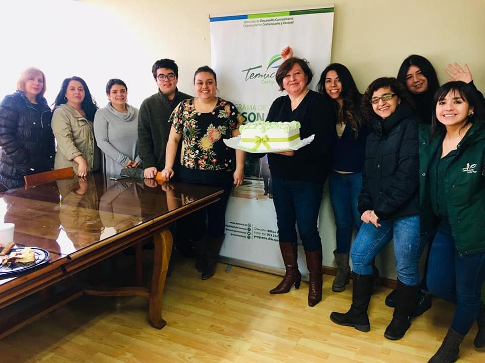 FundacionDaya's tweet photo. En un encuentro con el equipo del “Programa de Discapacidad” de la @municipiotemuco, @MC_Araucania celebró su segundo aniversario de ayuda a la comunidad que busca en el cannabis medicinal un camino de sanación y alivio. ¡Felicidades y que cumplan muchos más! https://t.co/QzcrdFWG4x