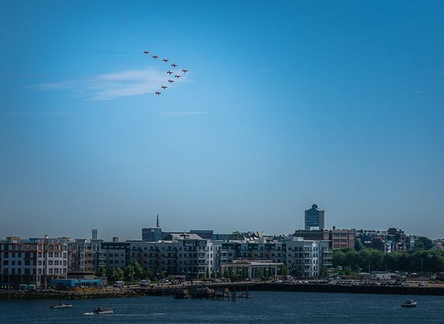 Matt_Conti's tweet photo. British Red Arrows Flyover Boston Harbor #redarrowstour #redarrows #british #raf #royalairforce #boston #bostonatnight #igersboston #igboston #bostondotcom #bostoncitynights #bostonusa #followingboston #bostonharbor https://t.co/GUMQL2GFzQ https://t.co/YWZSTCjgiA