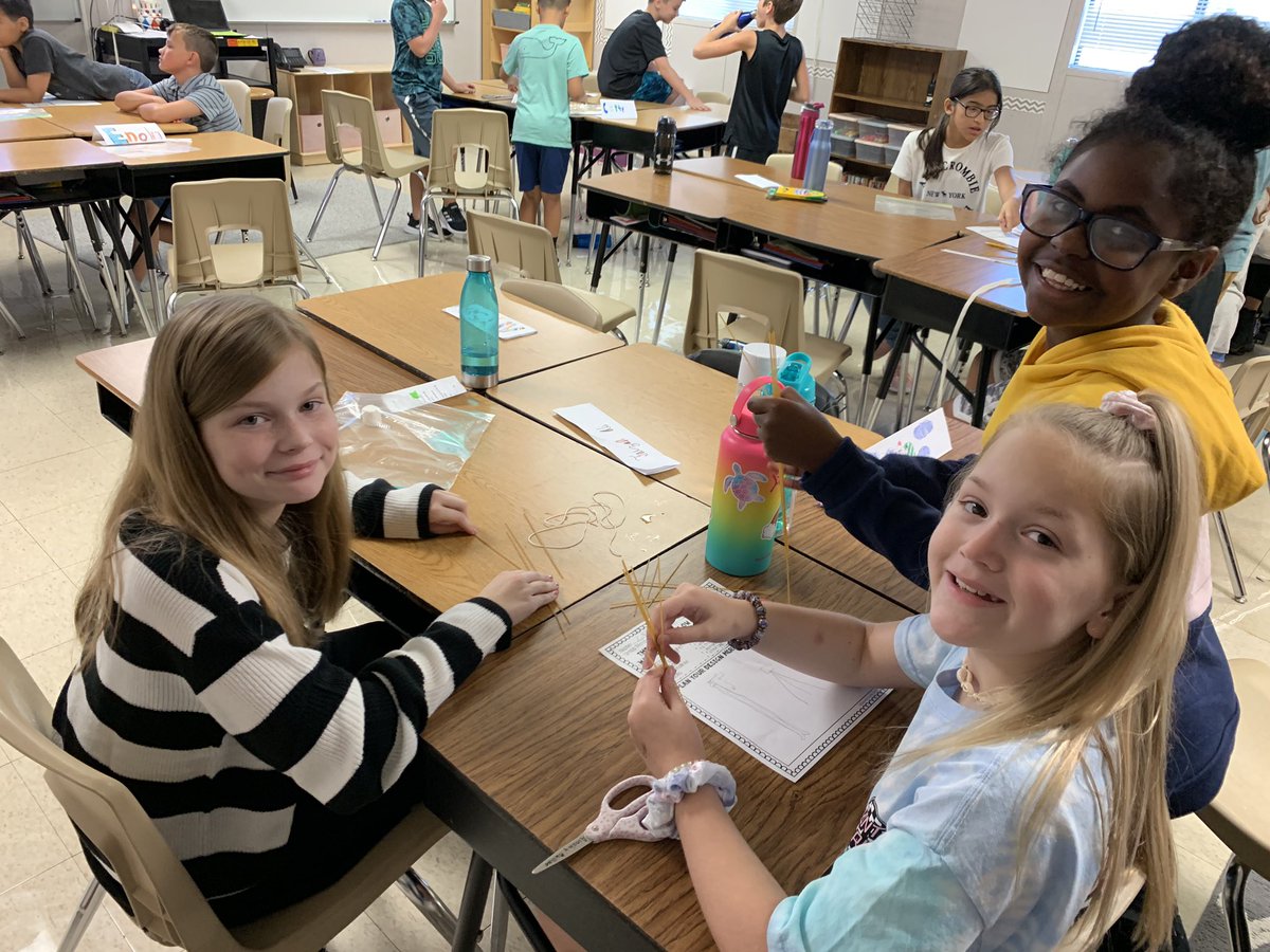 Schauna's tweet photo. First day of school! Marshamallow challenge! #haysleads https://t.co/OxTcqrahXj