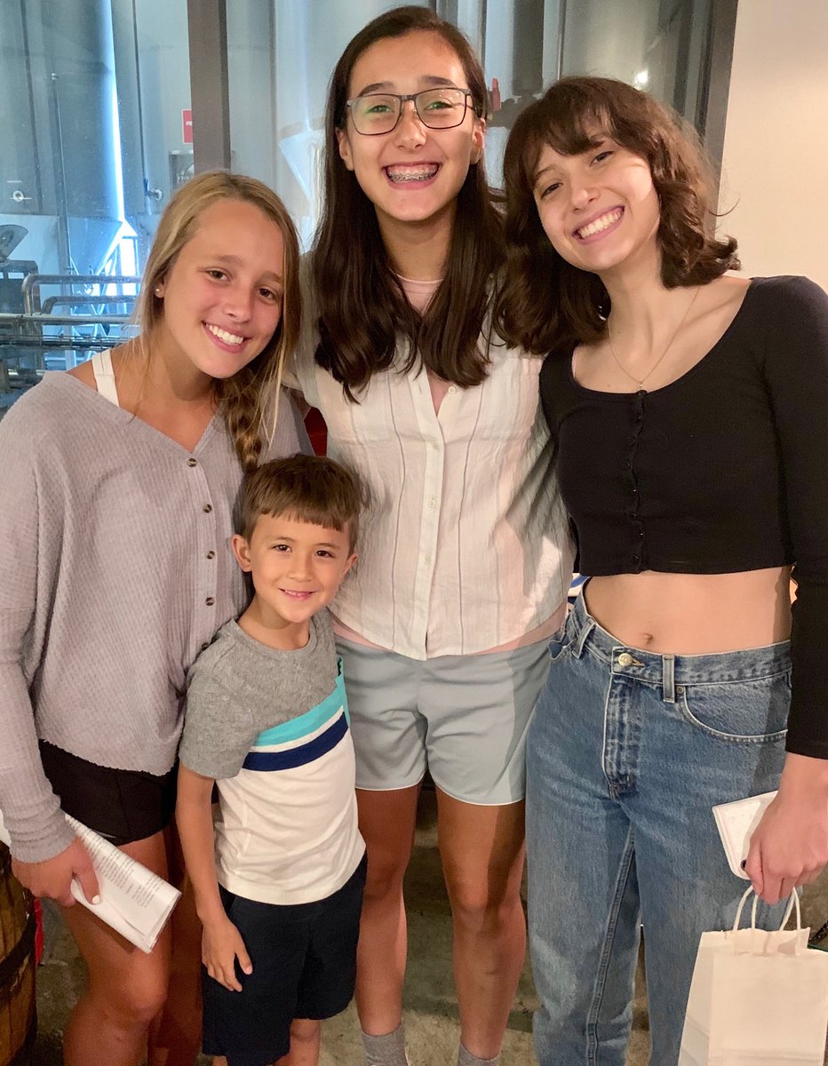 SusDowning's tweet photo. Ladue students shared their amazing musical talents this Sunday at Urban Chestnut! Chloe Gaither (9), and Kassia (9) and Cosi Fundoukos (12) shown here with their teachers’ son Jude Crecelius (1 OB). Awesome job!! ⁦@LadueSupe⁩ ⁦@LadueSchools⁩ https://t.co/TdKPO007qd