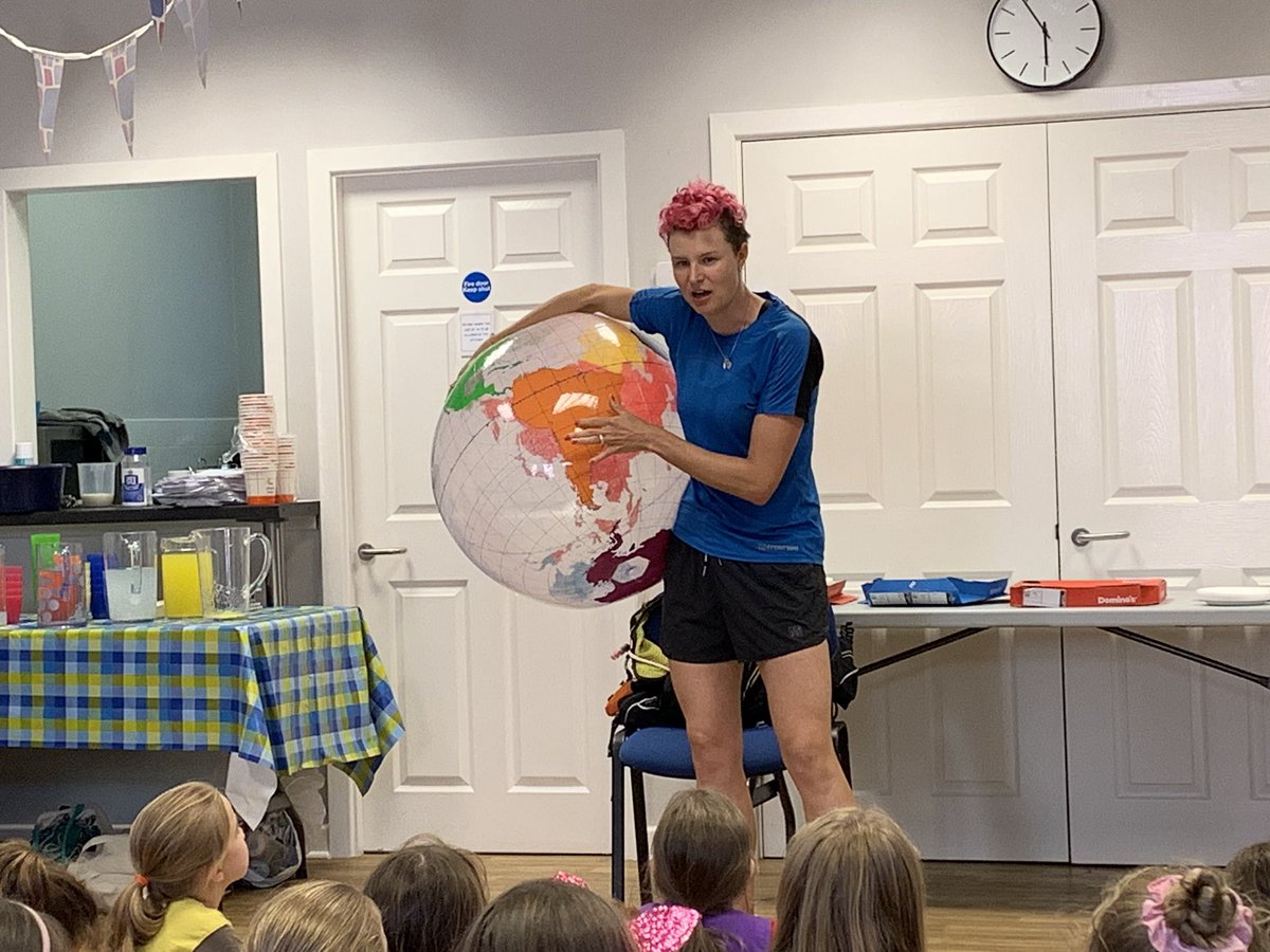 GirlguidingShef's tweet photo. Some more great photos of @AnnaMcNuff telling stories of her global adventures tonight. Thank you so much, Anna! #BarefootBritain https://t.co/8sEeito6CF