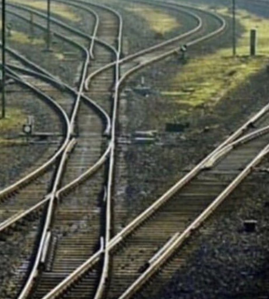 wrightemii's tweet image. how normal people tell a story vs. how I tell a story