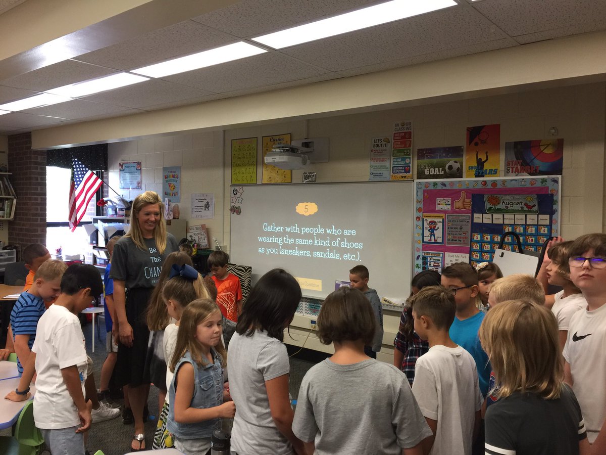 HollySchlicher's tweet photo. Awesome first day building our classroom communities and making new friends @DooleySchool54 ! #SEL #wearedooley https://t.co/3IlrepRr2M