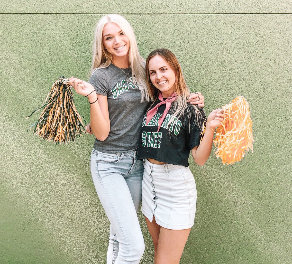 stingers up for day one of work week!💚🐝 #hornetpride #loveinourbond #sacstatephimu