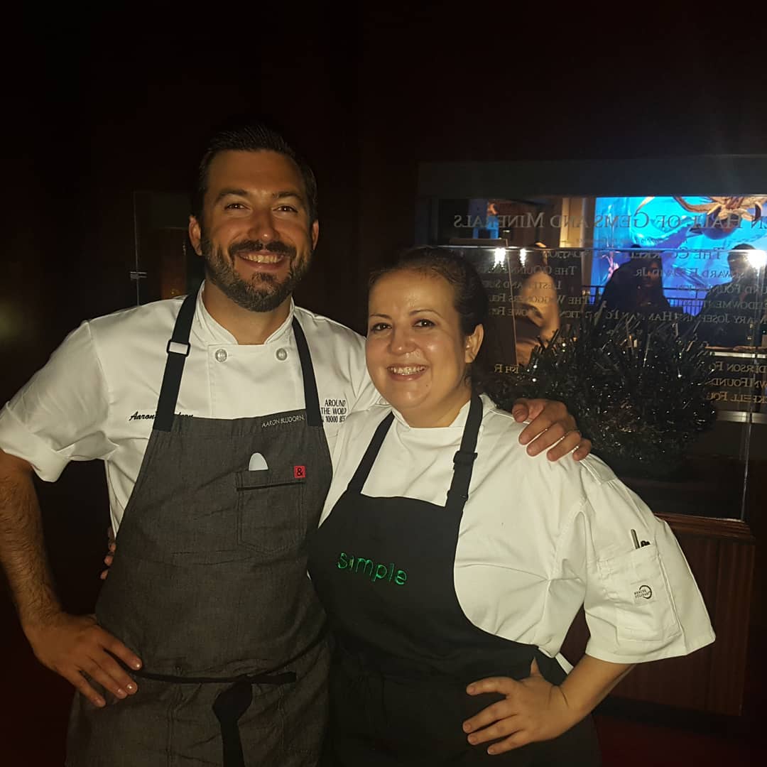 Bites10000's tweet photo. Star-struck! Such an honor getting to meet and work next to Chef Aaron Bludorn at #aroundtheworldin10000bites event. Looking forward to working with you in the future.
#cheflife #thefinaltable #10000bites #hmns #femalechefs #jamesbeardfoundation #baublesandbubblesnight https://t.co/nq5SGlB9vE