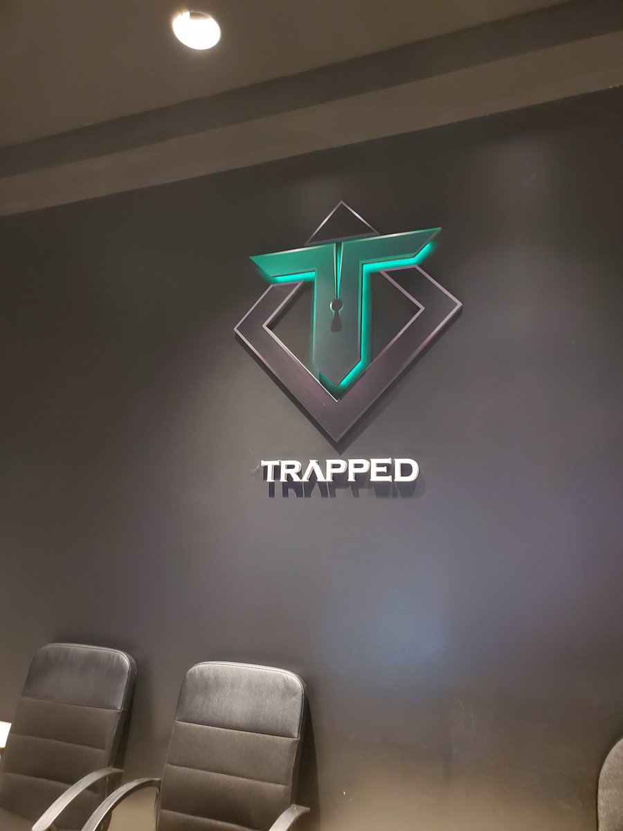 #TrappedCanada
(: