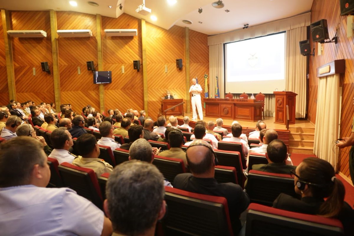 In #Brazil, #SOUTHCOM's Adm. Craig Faller visited the @DefesaGovBr’s Escola Superior de Gurerra war college & spoke to students about professionalism & leadership. Faller is in Brazil for the start of the #UNITASLX naval exercise & the #SouthAmerica Defense Conference.