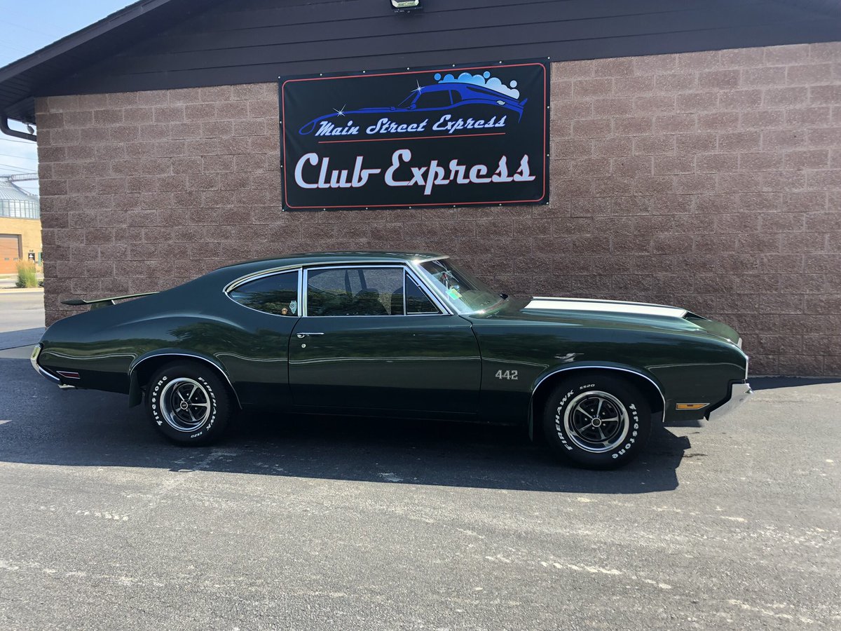 express_main's tweet image. 1970 Olds 442 #clubexpress #olds442 #cleancar @KleenRiteCorp