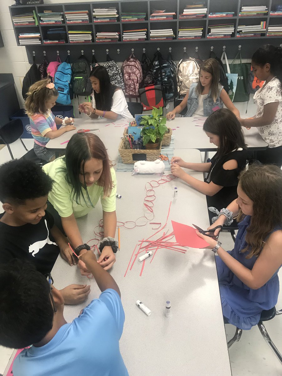 lke5th's tweet photo. Some of our 5th graders having fun with firat day activities #FirstDay #OurLKEstory #hcslead https://t.co/z6mUfQUOEV