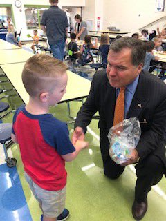 Hamilton_FW's tweet photo. What an awesome morning recognizing our summer readers with their very own personalized ice cream bowls! The kids loved filling them with ice cream and yummy treats.
Thank you Senator and Mrs. Coley for helping us celebrate! #BigBlueontheMove #FierceFalcons #BackAtTheBlue https://t.co/kHpH2EWdJ0