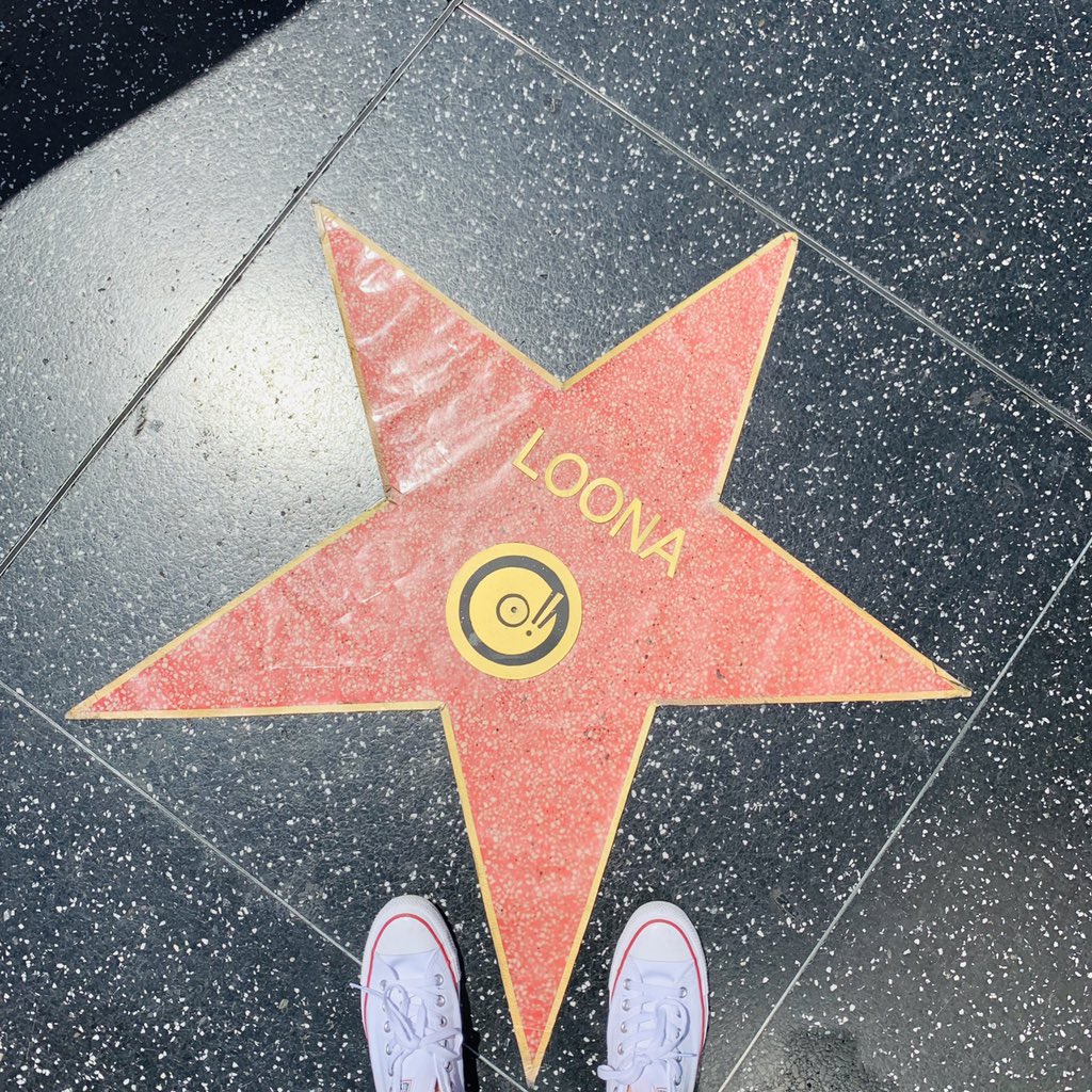 kissmylips_kr's tweet photo. STAN LOONA https://t.co/zUMtGQoz5L