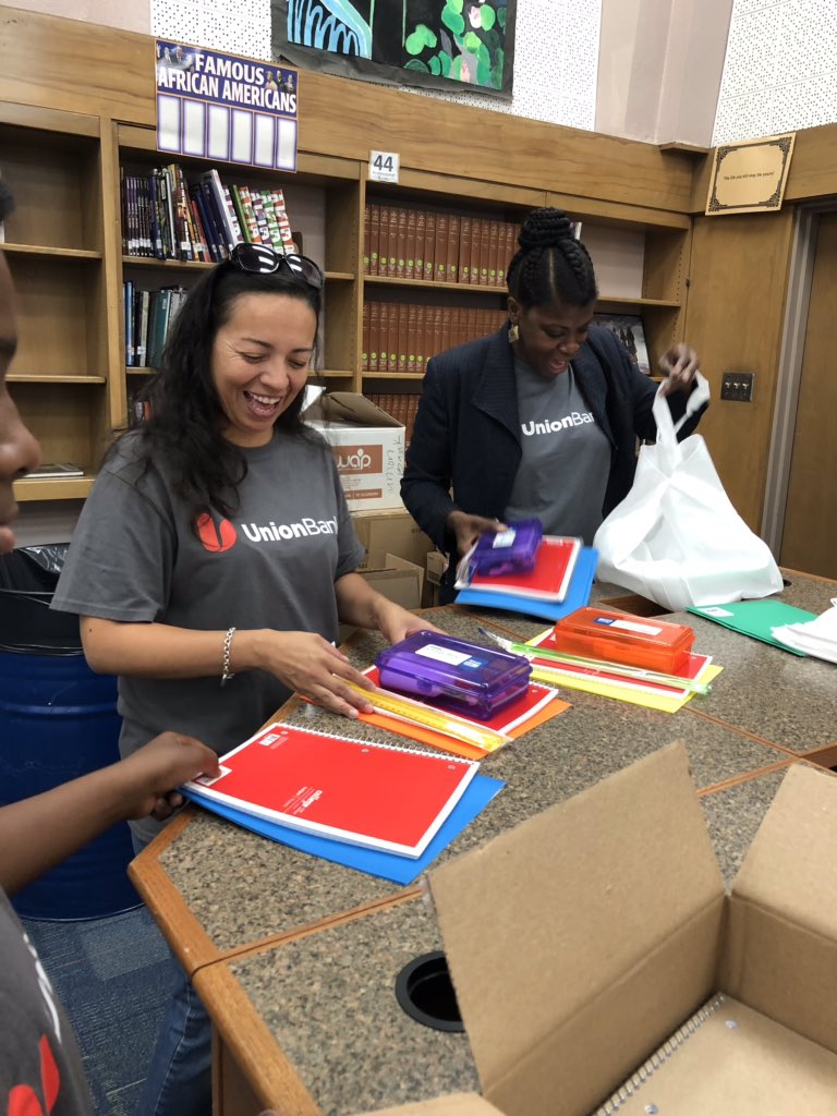 jseanbrown's tweet photo. @UnionBank wants to thank @CrenshawHigh for allowing us to bring in health @WattsHealthCare and wealth @REALTIST_NAREB  YRDLA chapter and school supplies to the incoming students over the weekend. It was truly a pleasure. We appreciate the partnership and the continued support. https://t.co/5OxG8xghrC