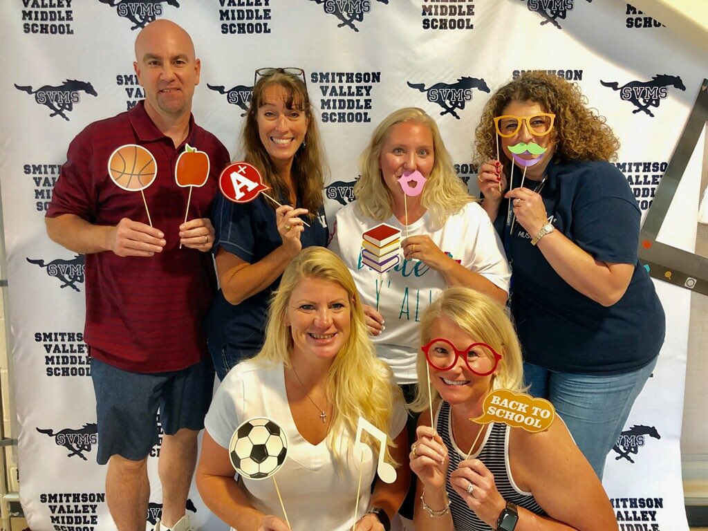 LauraReidCIC's tweet photo. Awesome team building today with BreakoutEDU!@standeford_aryn @SVMSCounseling https://t.co/LB3HvoWEmw