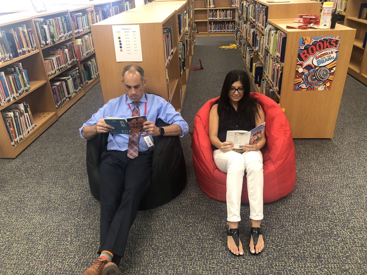 LCISDnorth's tweet photo. Mr. Guerrant and Mrs. Crawford know how important it is to make time for a good book! https://t.co/h1C1DsuuTy