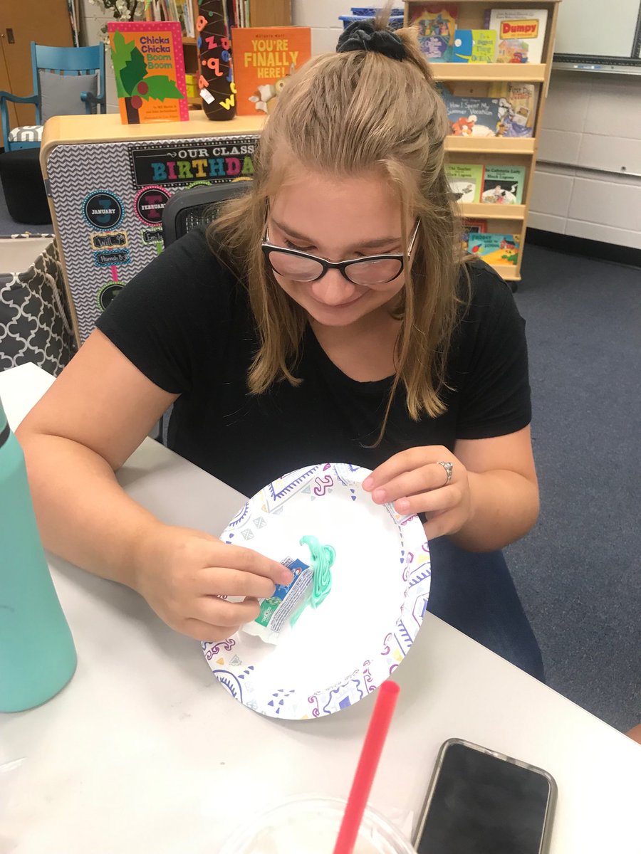 Amy_flohr's tweet photo. Experiment time...how do you get all the toothpaste back in the tube of toothpaste? This is just like breaking confidentiality...once the information is out there you can’t take it back.  🤫 #professionalinterns #jobreadypreparations ⁦@NWTechSchool⁩ https://t.co/AEFMNKSyVu