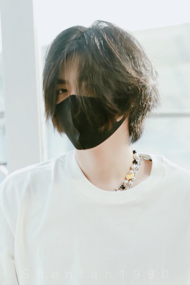 KrisKingdom1106's tweet photo. 20190819 @KrisWu at Changsha airport

Cr:logo
#KrisWu #WuYiFan #吴亦凡 https://t.co/9HzplSZxZE