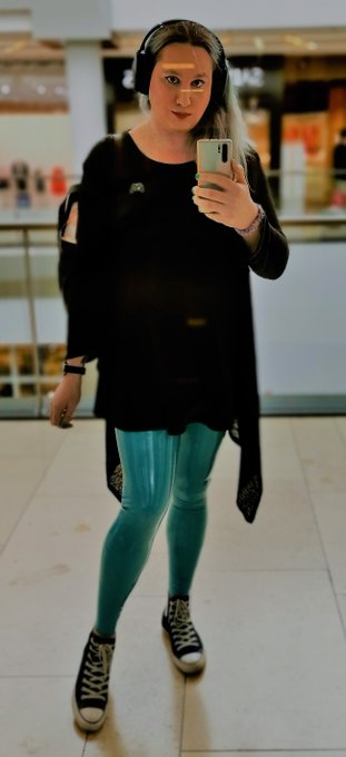 It doesn&acute;t always have to be black  #latex #leggings #latexfashion #latexlifestyle https://t.co/joLN<a href="/tag/latex"class="tags">#latex</a><a href="/tag/leggings"class="tags">#leggings</a><a href="/tag/latexfashion"class="tags"><span>#latexfashion</span></a><a href="/tag/latexlifestyle"class="tags"><span>#latexlifestyle</span></a>