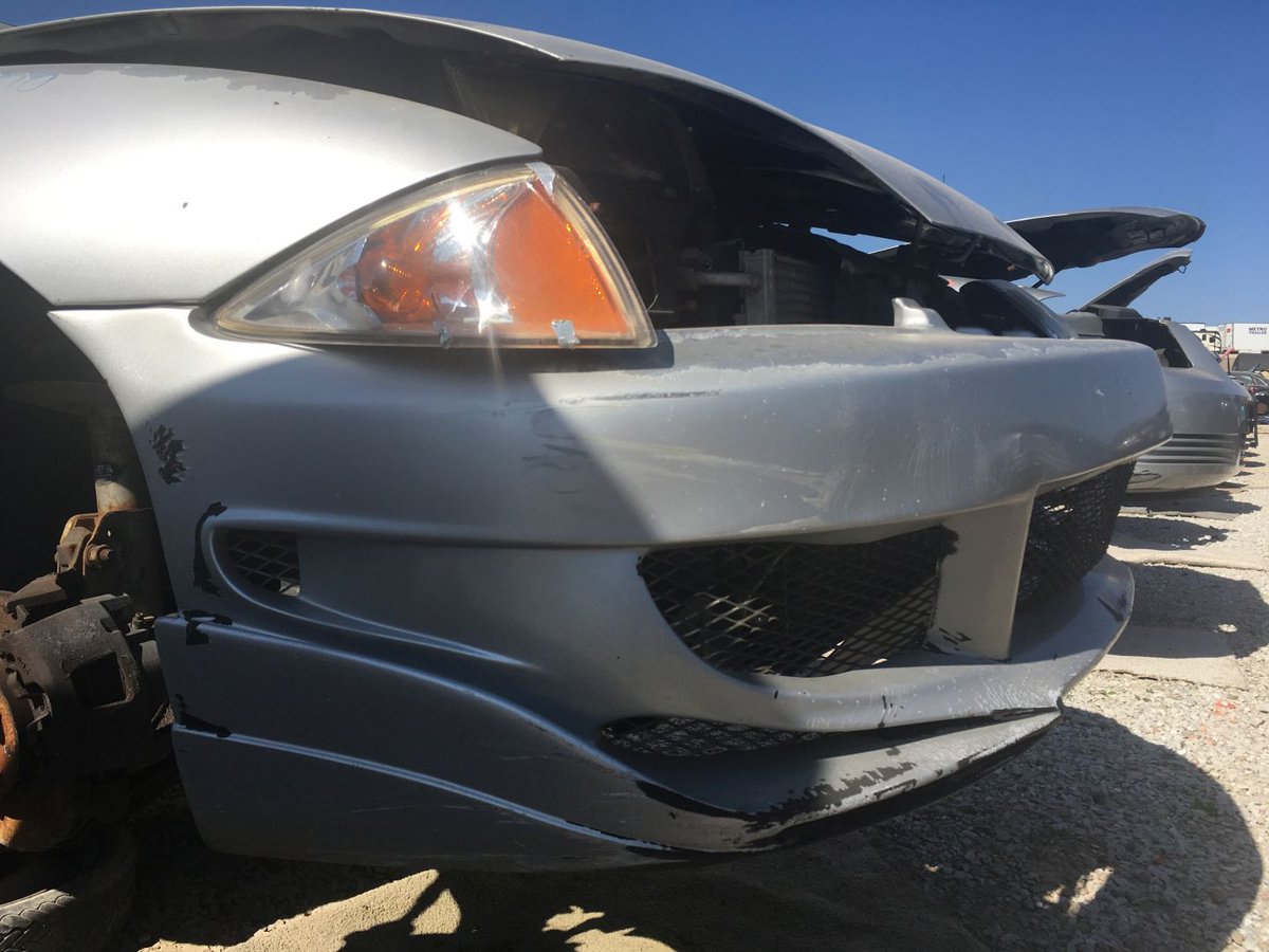 24hoursoflemons's tweet photo. Too late for Lemons? A Chevy Cavalier with a pushrod engine, well-worn bodykit, and a wing (picked over) above the spoiler.

#JBody #Cavalier #Wing #Chevy #ChevyCavalier #TooLateForLemons #LemonsWorld #24HOursofLemons #LemonsRally #Lemons #Junkyard #JunkyardFinds #Car https://t.co/BH3hmw7mFD