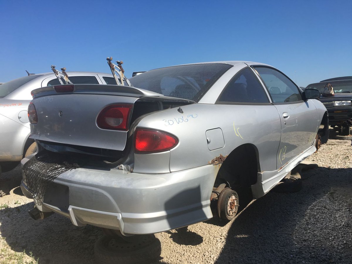 24hoursoflemons's tweet photo. Too late for Lemons? A Chevy Cavalier with a pushrod engine, well-worn bodykit, and a wing (picked over) above the spoiler.

#JBody #Cavalier #Wing #Chevy #ChevyCavalier #TooLateForLemons #LemonsWorld #24HOursofLemons #LemonsRally #Lemons #Junkyard #JunkyardFinds #Car https://t.co/BH3hmw7mFD