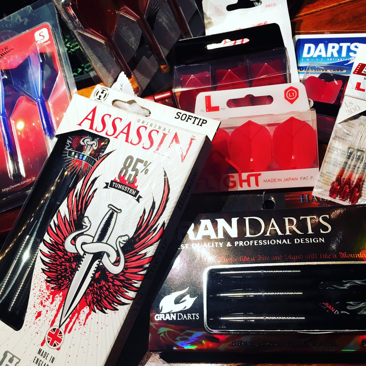 OasisBar_kayaba's tweet photo. ダーツグッズを#ダーツショップmaxim で購入🎯✨
早くマイダーツデビューしてたくさん���げてほしいです💪
.
オアシスバー茅場町店
投げ放題が18:00〜翌朝5:00まで
1名様1500円🎊
いっぱい投げてください🥇
.
遊べるバー「オアシスバー茅場町店」でした🏆
.
#オアシスバー茅場町 #オアシスバー #茅場町 https://t.co/n6EqO6Ur1p