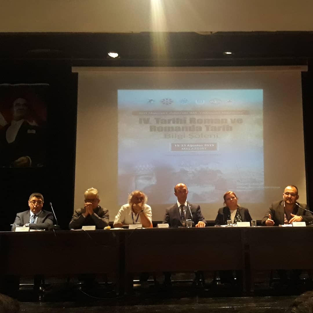 BirolCumali's tweet photo. Bugün sabah Malazgirtte Prof. Dr. Haluk Dursun hocamızın konuşması  beni çok etkiledi. Akşam saatlerinde adilcevaza geldiğimde kaza haberini duyunca derin bi üzültüye kapıldım.  kendisine Allah tan rahmet , kederli ailesine başsağlığı ve sabır diliyorum. https://t.co/HNXuPb5hif