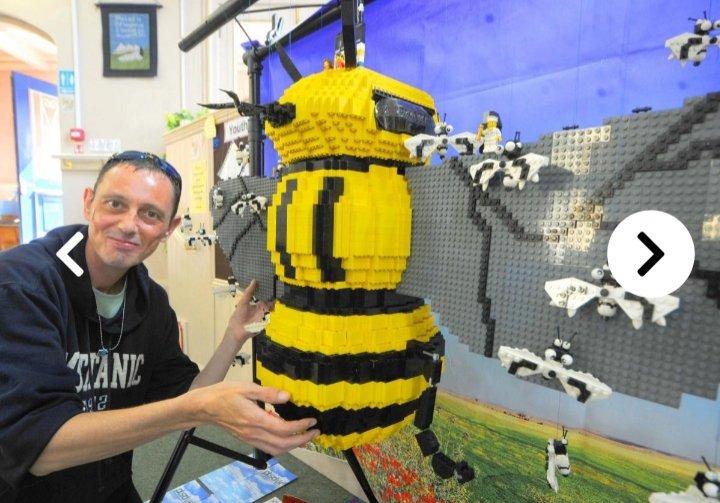 OfficialMather's tweet photo. Even the local press got an amazing shot of my lovely smile... Haha #projectbuzz #OldhamHour xxx :) https://t.co/UNA2BYVmph