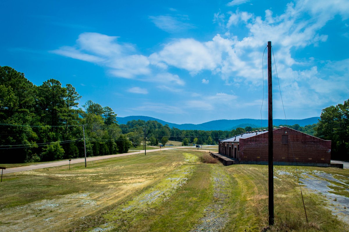 calhounchamber's tweet photo. CONTEST ALERT

The Calhoun County Area Chamber &amp; Visitors Center is hosting a photo contest where the winner will be featured on our new Visit Calhoun County, AL postcard! Perfect for anyone with a camera who wants to submit a photo!

Full details: https://t.co/c7K6iGs7yn https://t.co/FPY3IM428d