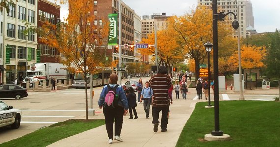 APforStudents's tweet photo. Seniors: Visiting college campuses this fall? Follow these 6 steps from @MyBigFuture to get the most out of each trip. https://t.co/rPmLHzdAJJ https://t.co/wJHHZ3TXZ7