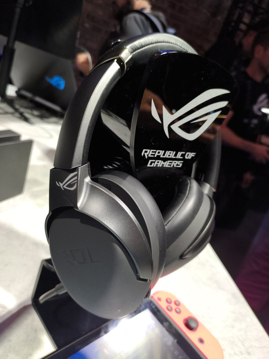 DiscoverID1's tweet photo. Plein de belles annonces chez @ASUS_ROG_FR ce soir, on en parle bientôt !
#intelligentevolution #DefyOrdinary #ZenFone6 https://t.co/B80id99bAR