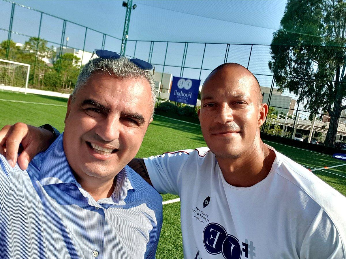 Welcome back home to the @ParklaneCyprus @RobertZamora25 (former Tottenham, West Ham, Fulham, QPR, Brighton & England international CF) ⚽️⚽️⚽️ #parklanelimassol #familytravel #cyprus