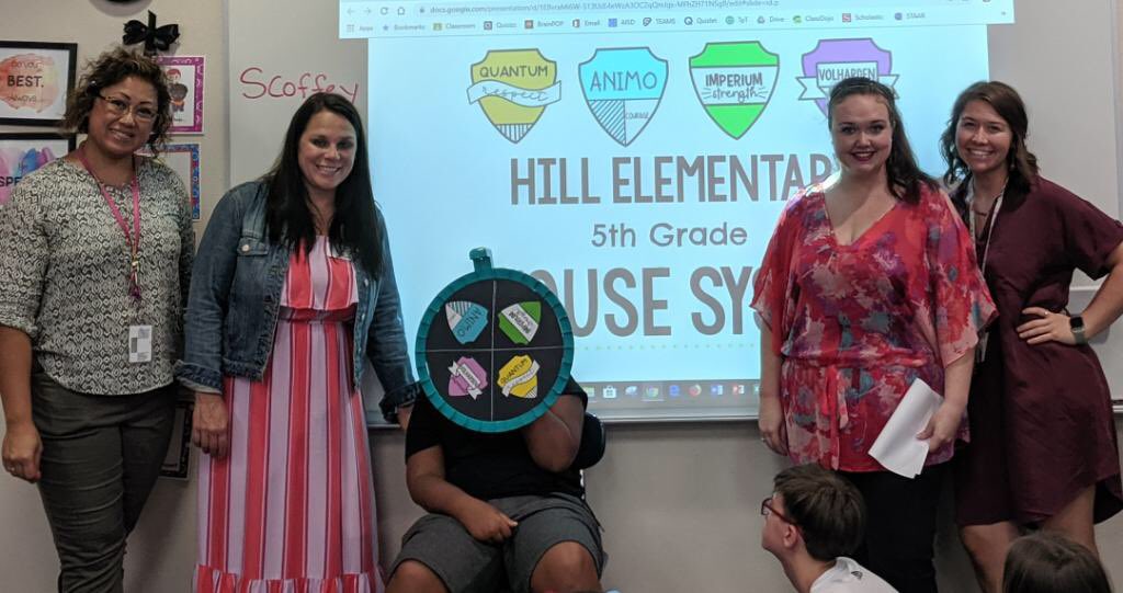 barnett5th's tweet image. Great first day of school! Sorted our houses today! #RCAinspired #hillchat101 #ExperienceAISD #FirstDay2019