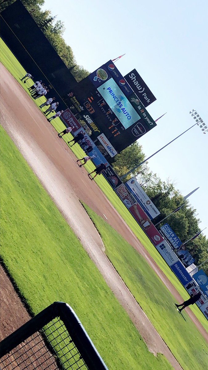 ShandiDawn's tweet photo. Jase’s first time at the @Wpg_Goldeyes camp and he loved it! @WesDarvill @ReggieAbercrom1 #goldeyesskillscamp2019 https://t.co/ETzHXOOAoq