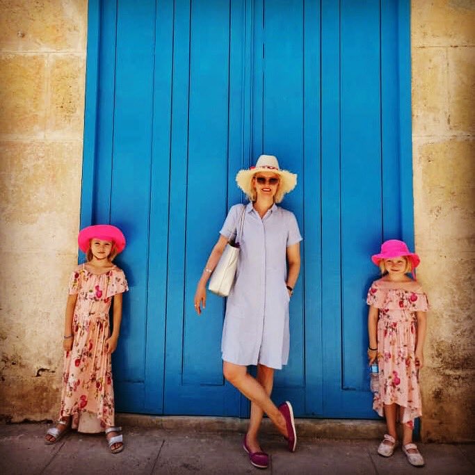 Cultural_Cuba's tweet photo. Family trip. Special Birthday. #colorsofcuba🇨🇺
✨✨✨✨✨✨✨✨✨✨
#cuba #luxurytravel #havana #wendyperrin #wowlist #traveltocuba #legaltraveltocuba #supportforthecubanpeople #customcuba #customitineraries #luxurytraveltocuba #vipcuba #familytravel https://t.co/4X7nR5MYDf