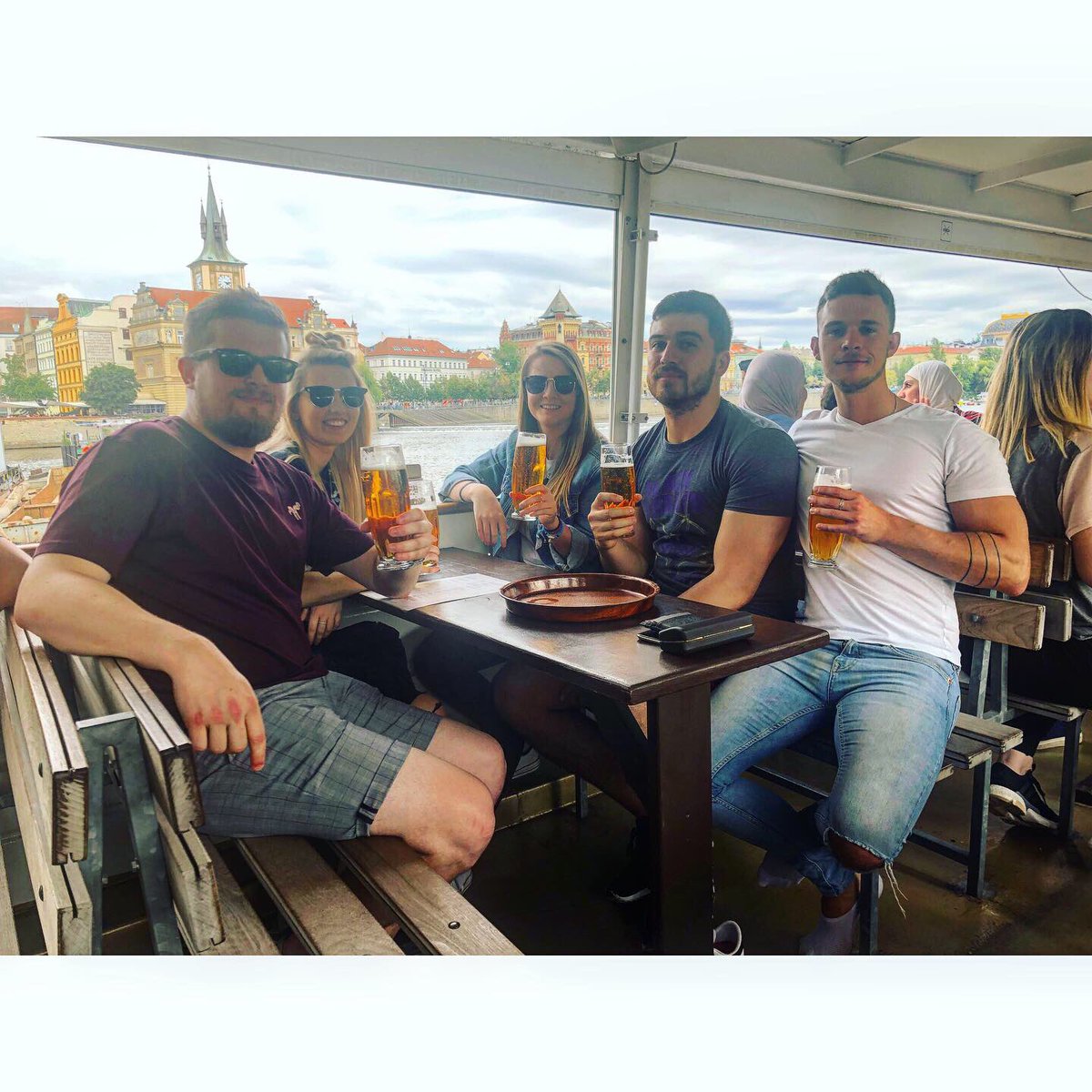 Jennifer1906's tweet photo. 🇨🇿 Great weekend in Prague with the ‘Tallica fam, which went something like:
⠀
Birth. Beer. Metallica. Death.
⠀
Until the next trip! 🤘🏻✌🏻

#Metallica #MetInPrague #Prague @Metallica https://t.co/MBN4g1evZu