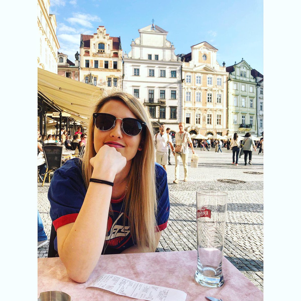 Jennifer1906's tweet photo. 🇨🇿 Great weekend in Prague with the ‘Tallica fam, which went something like:
⠀
Birth. Beer. Metallica. Death.
⠀
Until the next trip! 🤘🏻✌🏻

#Metallica #MetInPrague #Prague @Metallica https://t.co/MBN4g1evZu