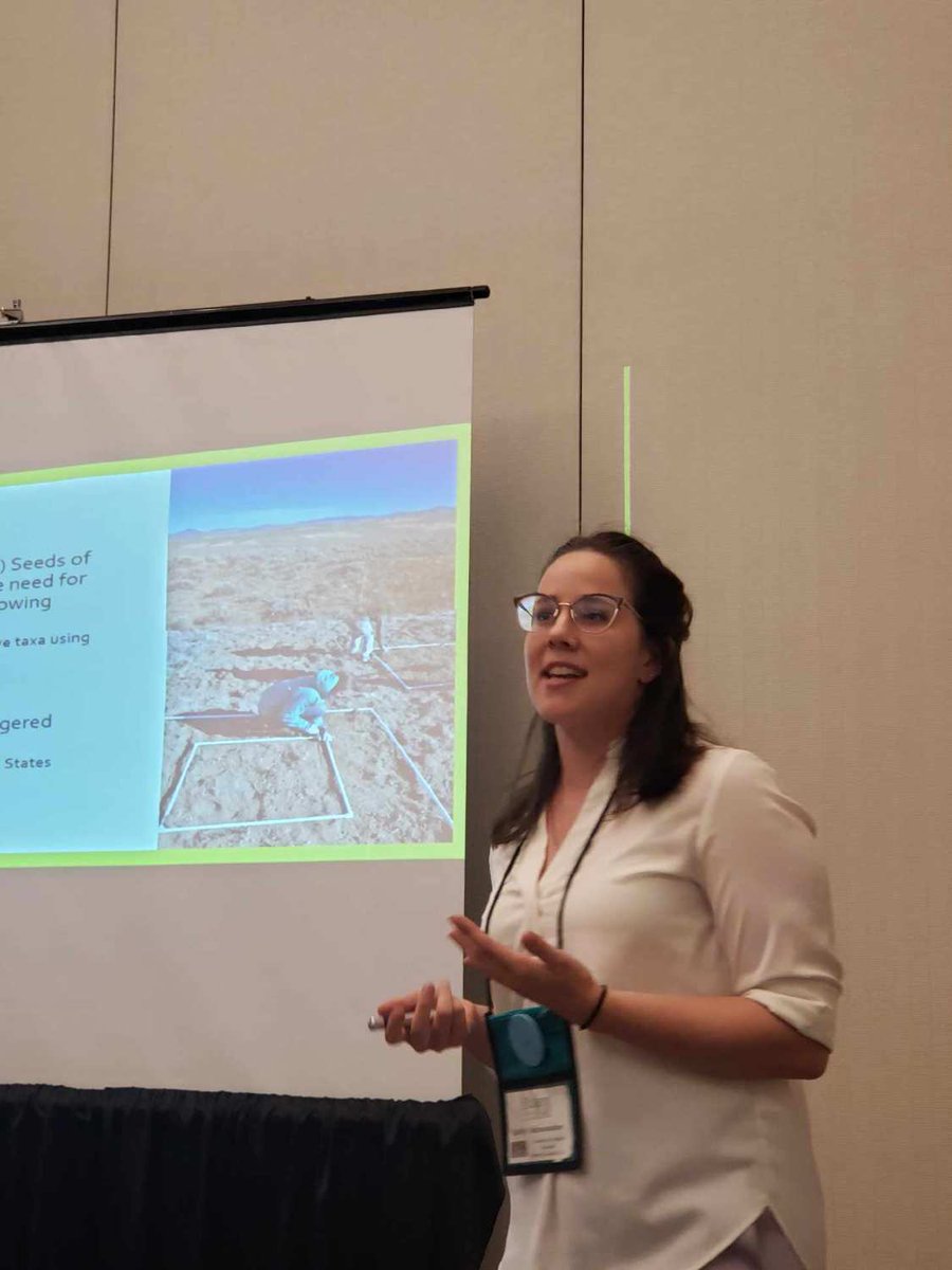 WIGSunco's tweet photo. Our #womeningraduateSTEM had a busy summer! First up, @koticneutralDNA went to #2019 to talk about genetic characteristics of seeds used commonly in restoration https://t.co/Vv7Z7f1VmJ