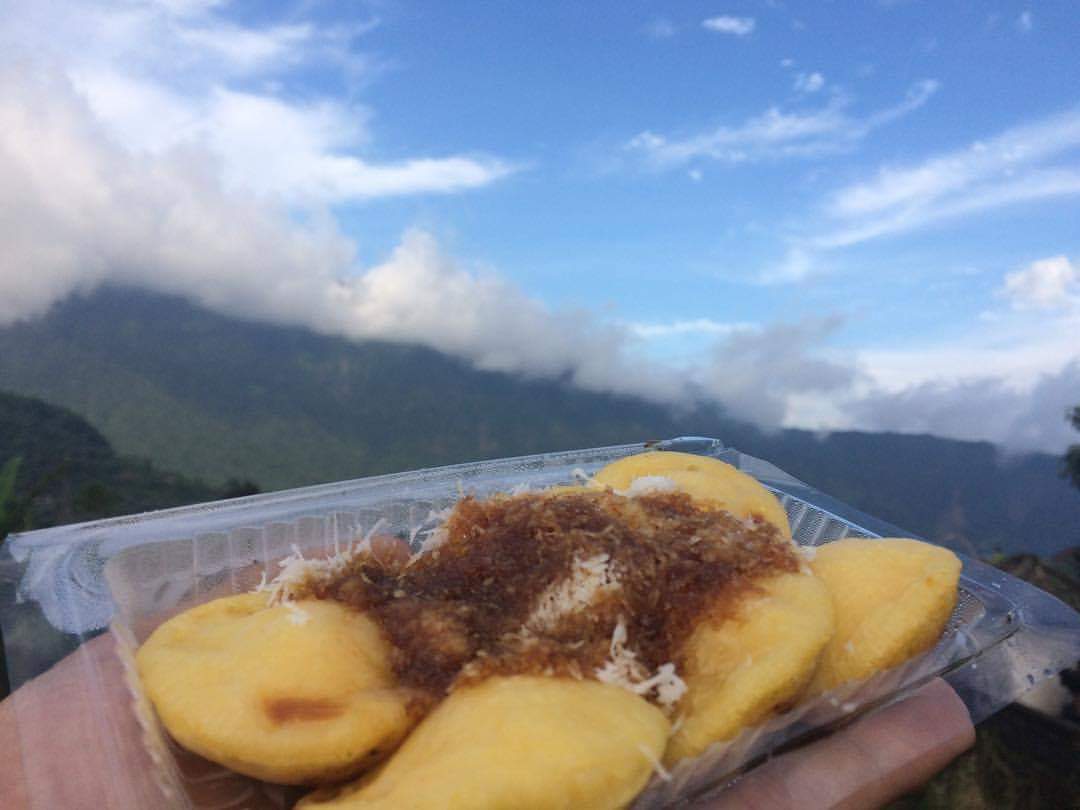biantsastra's tweet photo. Leklek Renggo, salah satu jajanan sederhana yg enak di Bali.
#kuliner
#travelproject
#Bali 
#privatetrip https://t.co/BFvcL1IUtI