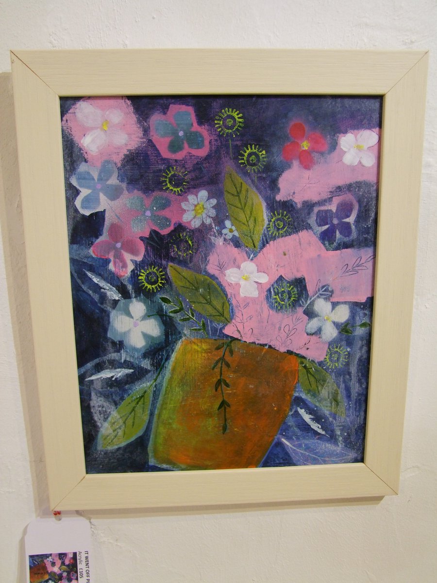 Sara Sylvester's solo exhibition showcases brightly coloured exuberant mixture of landscapes and still life.
You may notice Sara's own style has recently evolved. She has moved more into abstraction/contemporary work. 

bit.ly/31NiGaz