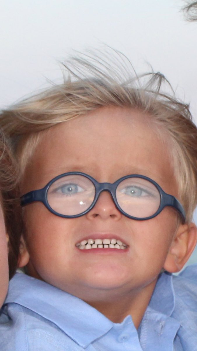 graciegrayg's tweet photo. When mom says we’re going to Cracker Barrel https://t.co/ZfOZmEQpb8